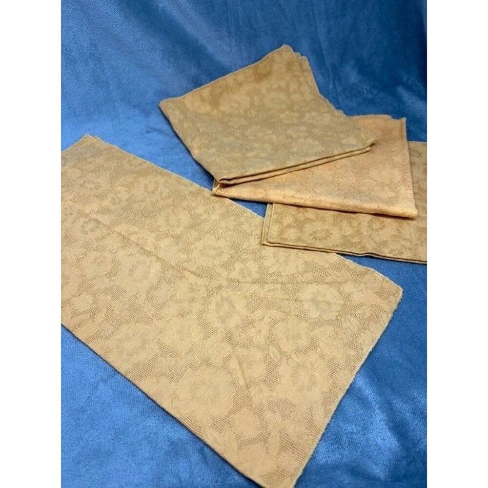 Vintage yellow  Gold Damask Floral Dinner Cloth Napkins Set of 4 VTG Elegant